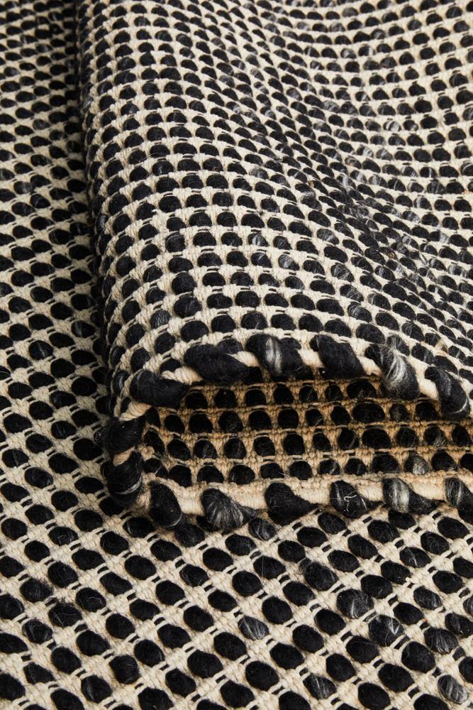 Skandinavian 300 Black Rug - Cozy Rugs Australia