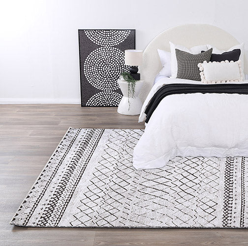 Alma Scandi Silver Rug in bedroom